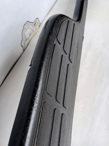 Hule Defensa Trasera Chev Pu 99-06 Derecho Usado Original
