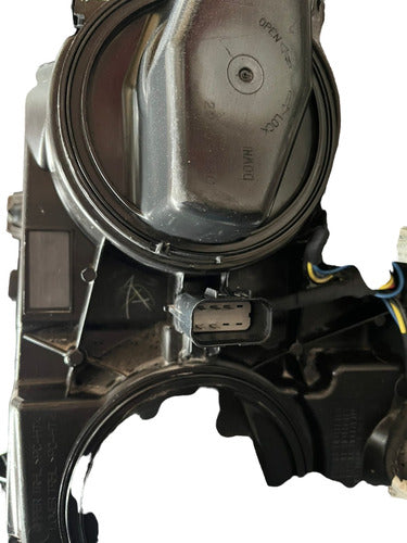 Faro Chev Pu 14-15 Rh Filo Negro Derecho